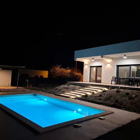 Villa Velaris *