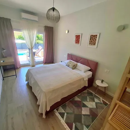 Villa Velaris