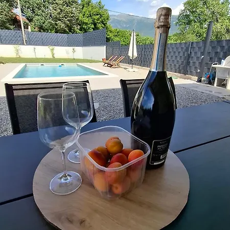 Villa Velaris *