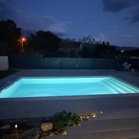 Villa Velaris